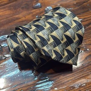 Von Furstenberg Men Necktie‎ – Geometric, Statement Accessory